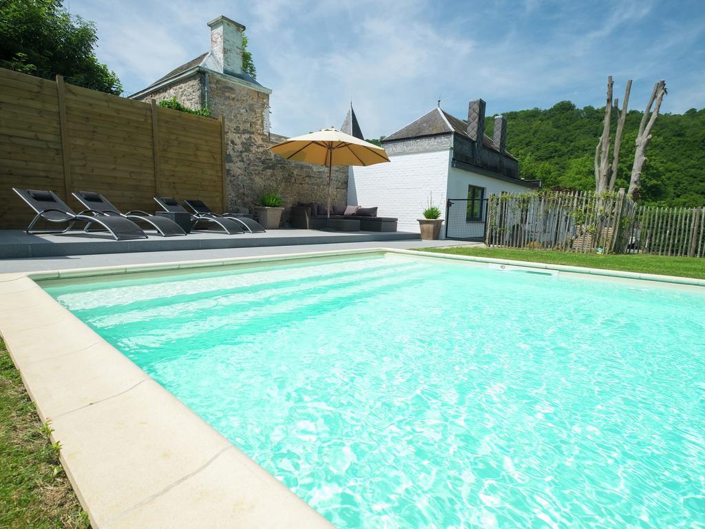 Modern Mansion In Hasti Re Par Del With Pool Villa Hastiere-par-dela Exterior photo